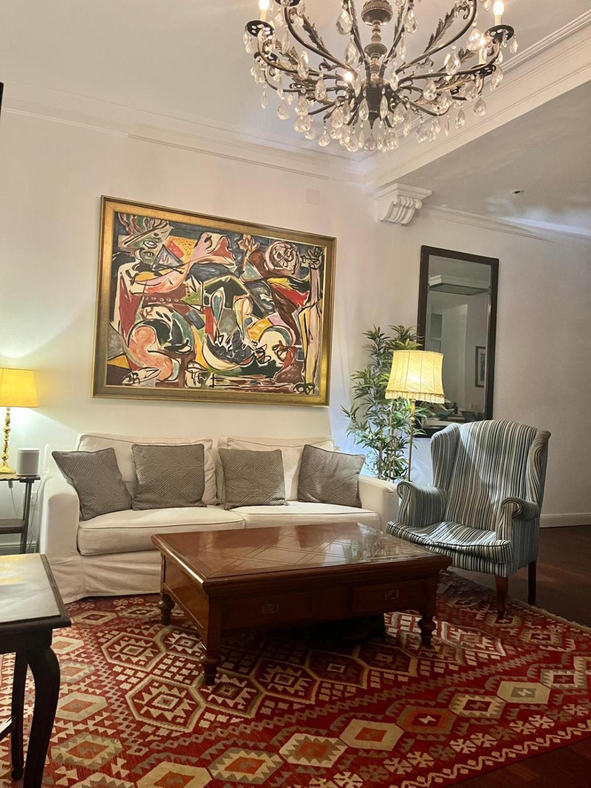 Small Stylish Room With Comfortable Queen-Size Bed In Very Large, Beautifully Decorated Shared Flat In The Historic Centre Of 말라가 외부 사진