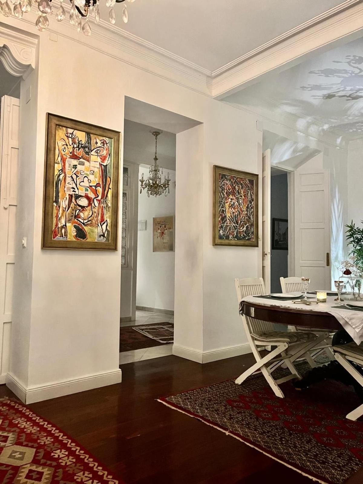 Small Stylish Room With Comfortable Queen-Size Bed In Very Large, Beautifully Decorated Shared Flat In The Historic Centre Of 말라가 외부 사진